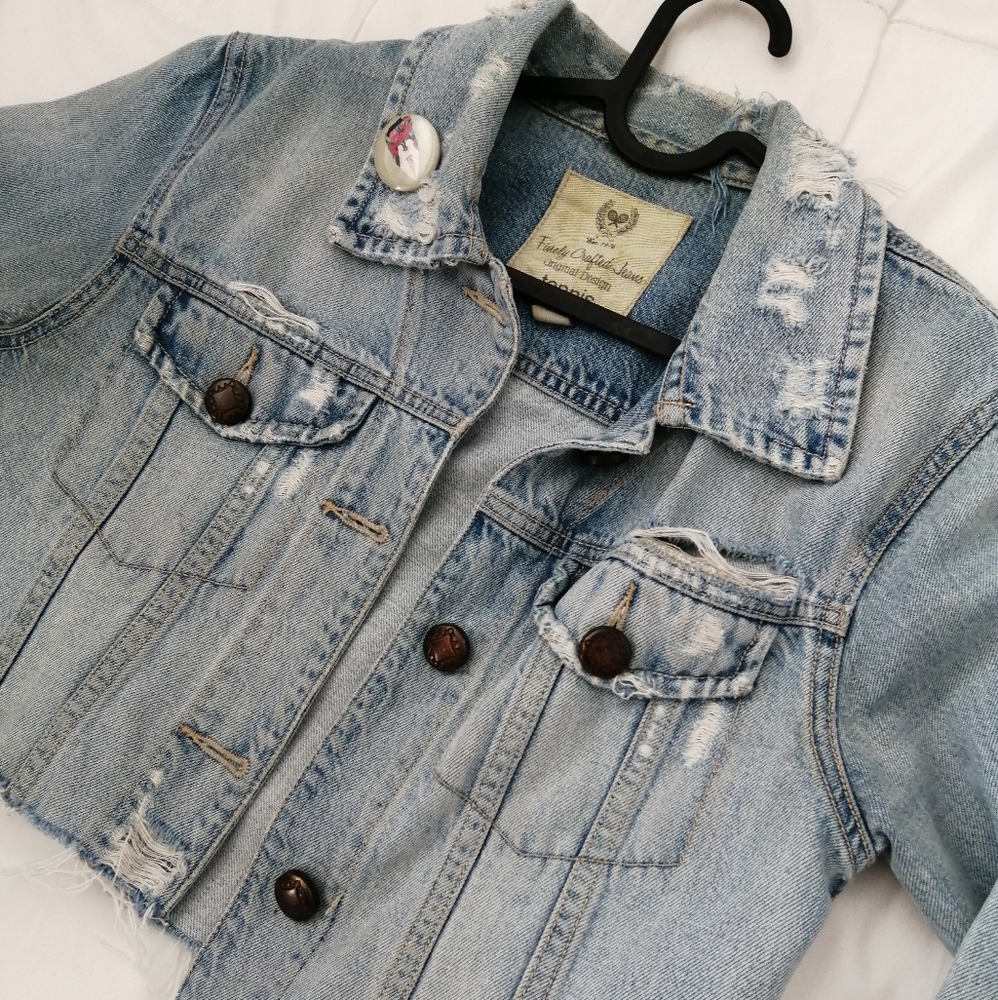 Cropped Denim Jacket - Picture 4 of 5